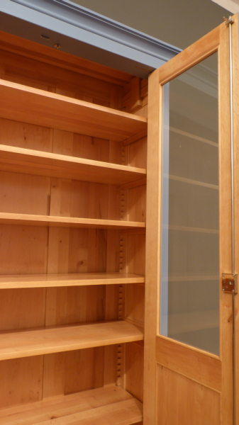 Massivholz Bücherschränke nach Maß, zweitüriger Bücherschrank, massiv Erle, Pastelblau lasiert Massivholz Bücherschränke nach Maß, zweitüriger Bücherschrank, massiv Erle, Pastelblau lasiert