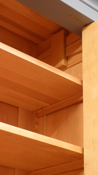 Massivholz Bücherschränke nach Maß, zweitüriger Bücherschrank, massiv Erle, Pastelblau lasiert Massivholz Bücherschränke nach Maß, zweitüriger Bücherschrank, massiv Erle, Pastelblau lasiert