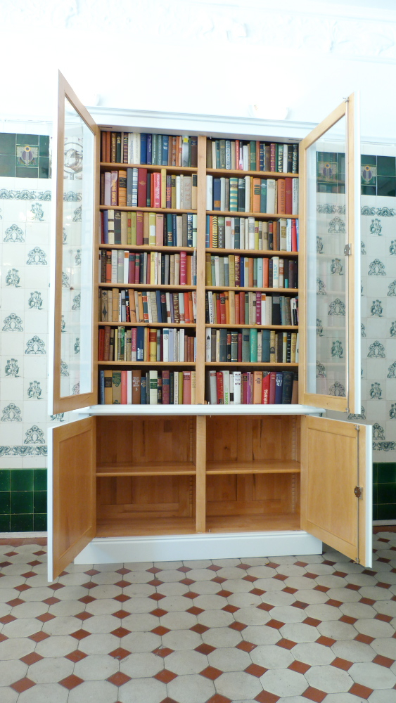 Bibliotheksschrank, massiv Erle Bibliotheksschrank, massiv Erle