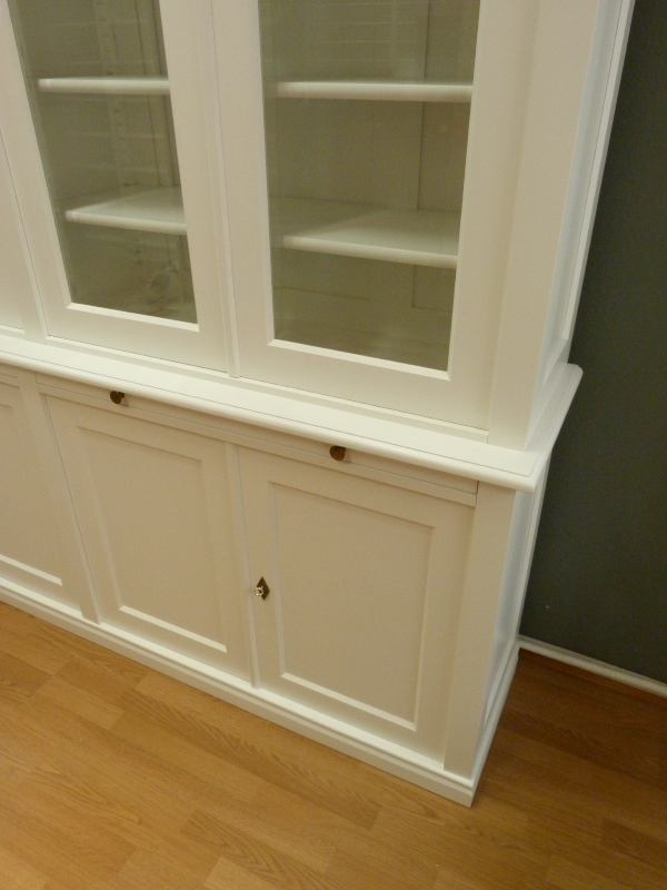 Massivholz Bücherschränke nach Maß, zwölftüriger Bücherschrank mit Tablettauszügen Massivholz Bücherschränke nach Maß, zwölftüriger Bücherschrank mit Tablettauszügen