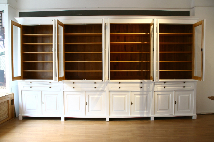 Massivholz Bücherregale nach Maß, Regalwand verglast und mit Auszügen Massivholz Bücherregale nach Maß, Regalwand verglast und mit Auszügen