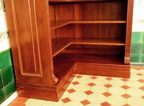 Sockelbereich vom Eckregal ECKE1 - Bild 8 Sockelbereich vom Eckregal ECKE1 - Bild 8