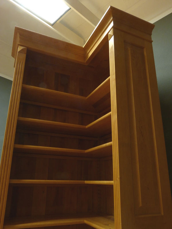 Massivholz Bücherregale nach Maß, Eckregal als Ausstellungsstück Massivholz Bücherregale nach Maß, Eckregal als Ausstellungsstück