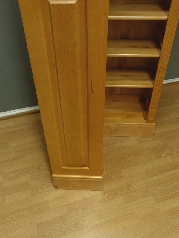 Massivholz Bücherregale nach Maß, Eckregal als Ausstellungsstück Massivholz Bücherregale nach Maß, Eckregal als Ausstellungsstück