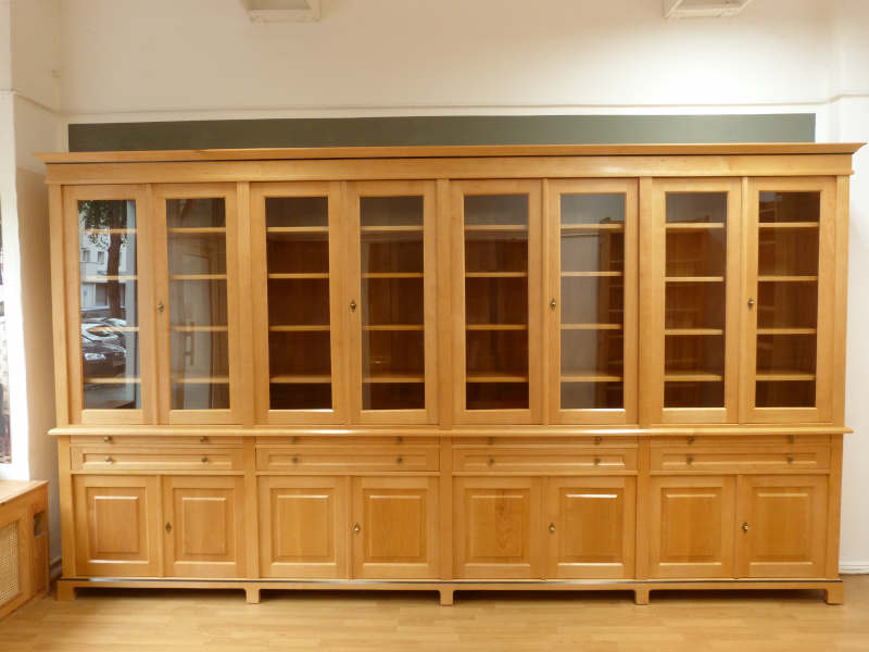 Massivholz Bücherregale nach Maß, Regalwand verglast und mit Auszügen Massivholz Bücherregale nach Maß, Regalwand verglast und mit Auszügen