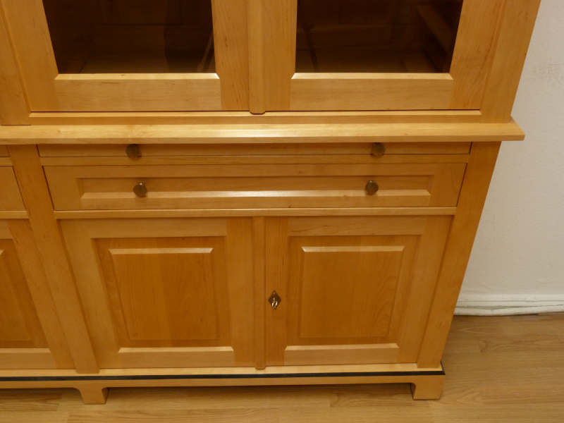 Massivholz Bücherregale nach Maß, Regalwand verglast und mit Auszügen Massivholz Bücherregale nach Maß, Regalwand verglast und mit Auszügen