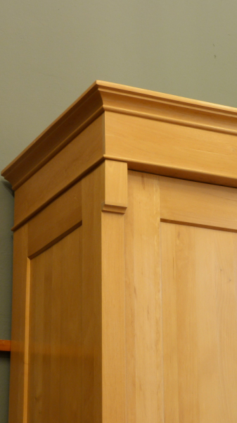 Gebrauchter Kleiderschrank, massiv Erle, komplett zerlegbar Gebrauchter Kleiderschrank, massiv Erle, komplett zerlegbar