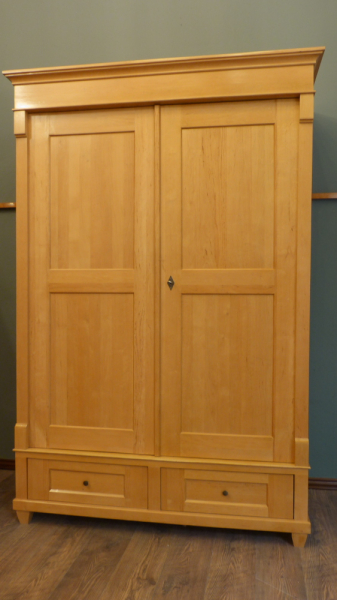Gebrauchter Kleiderschrank, massiv Erle, komplett zerlegbar Gebrauchter Kleiderschrank, massiv Erle, komplett zerlegbar