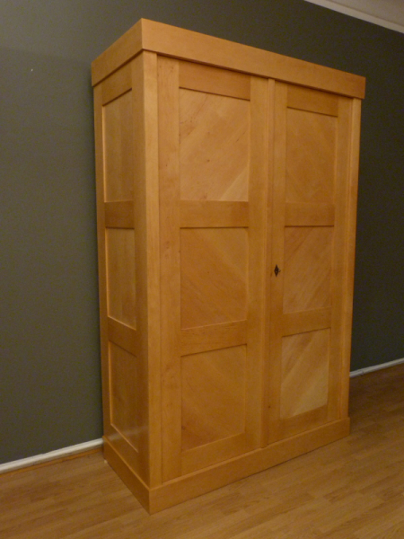 Kleiderschränke nach Maß, Bauhaus Kleiderschrank, massiv Erle Kleiderschränke nach Maß, Bauhaus Kleiderschrank, massiv Erle