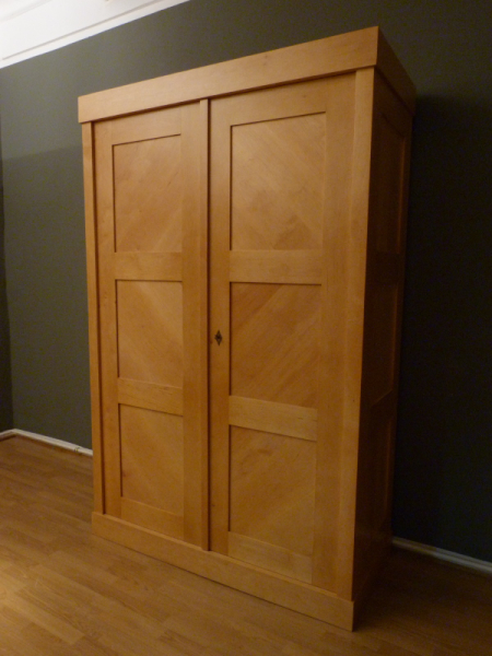 Kleiderschränke nach Maß, Bauhaus Kleiderschrank, massiv Erle Kleiderschränke nach Maß, Bauhaus Kleiderschrank, massiv Erle