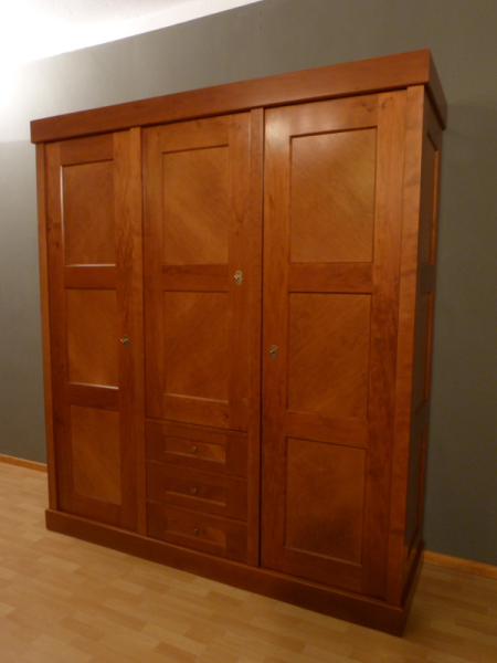 Kleiderschränke nach Maß, schlichter Kleiderschrank, massiv Erle Kleiderschränke nach Maß, schlichter Kleiderschrank, massiv Erle