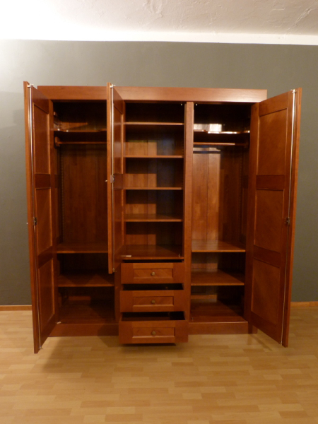 Kleiderschränke nach Maß, schlichter Kleiderschrank, massiv Erle Kleiderschränke nach Maß, schlichter Kleiderschrank, massiv Erle