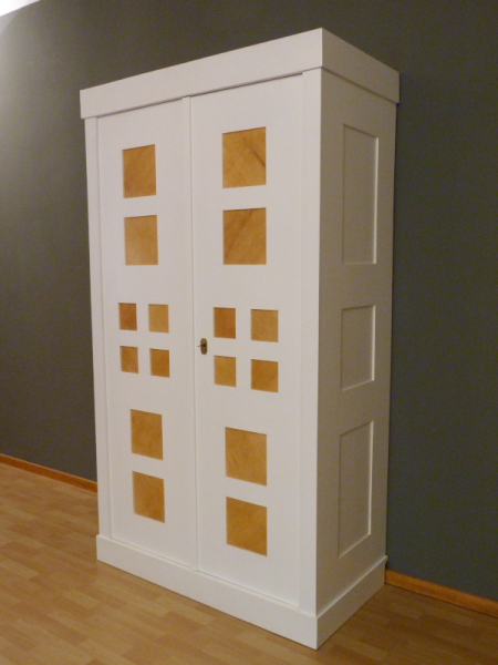 Kleiderschrank, Massivholz Erle, weiss lasiert Kleiderschrank, Massivholz Erle, weiss lasiert