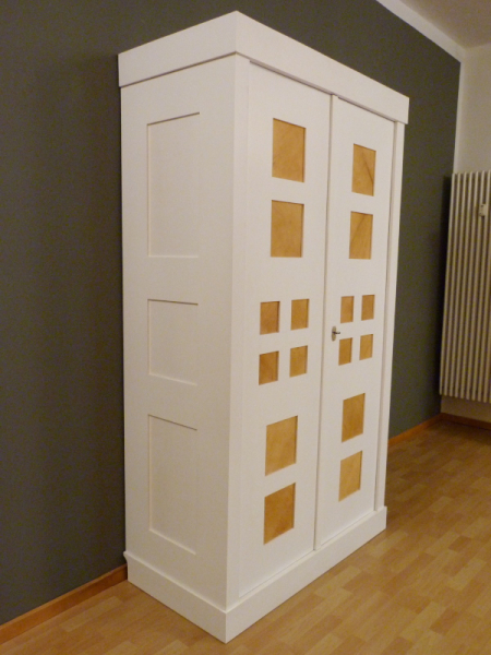 Kleiderschrank, Massivholz Erle, weiss lasiert Kleiderschrank, Massivholz Erle, weiss lasiert