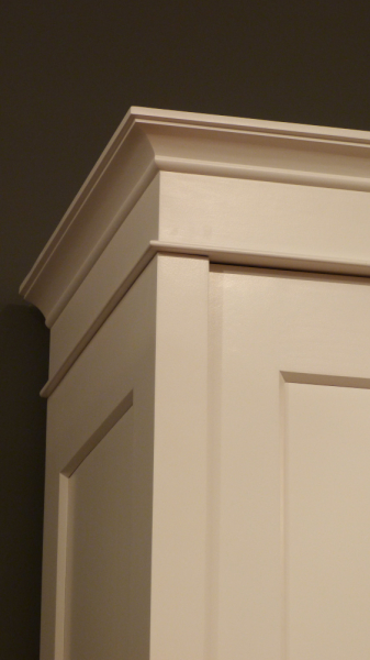 Kleiderschränke nach Maß, klassischer Kleiderschrank, Erle weiss lasiert Kleiderschränke nach Maß, klassischer Kleiderschrank, Erle weiss lasiert