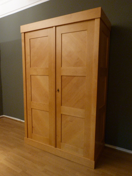 Kleiderschränke nach Maß, Bauhaus Kleiderschrank, massiv Erle Kleiderschränke nach Maß, Bauhaus Kleiderschrank, massiv Erle