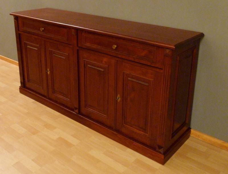 Anrichte im klaassischen Stil, Erle Mahagoni gebeizt Anrichte im klaassischen Stil, Erle Mahagoni gebeizt