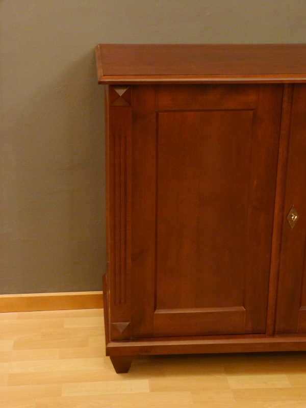 Massivholzmöbel nach Maß, Anrichte im klassischen Stil, massiv Erle Massivholzmöbel nach Maß, Anrichte im klassischen Stil, massiv Erle