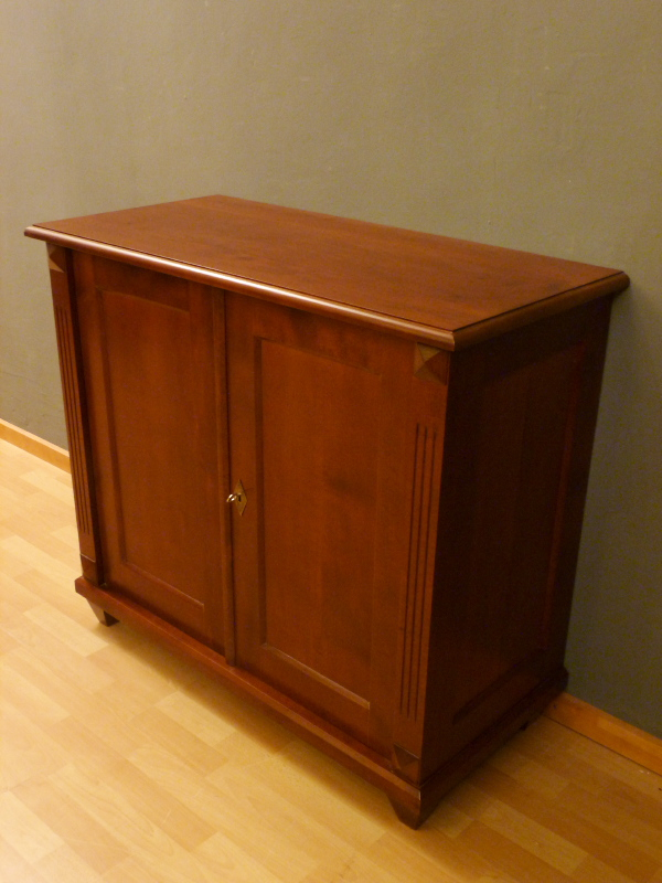 Massivholzmöbel nach Maß, Anrichte im klassischen Stil, massiv Erle Massivholzmöbel nach Maß, Anrichte im klassischen Stil, massiv Erle