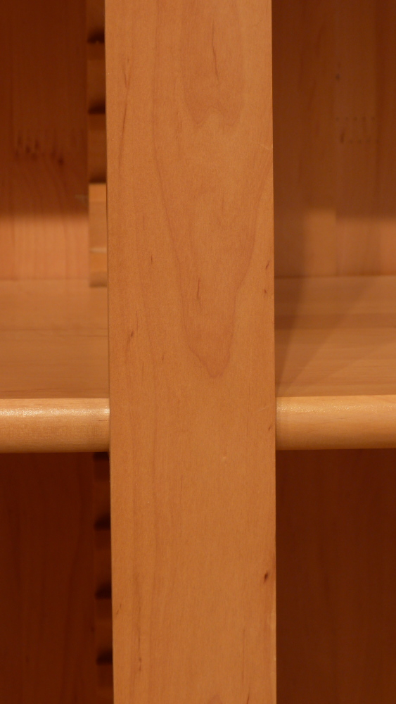 Elegante Bücherwand, massiv Erle, komplett zerlegbar Elegante Bücherwand, massiv Erle, komplett zerlegbar