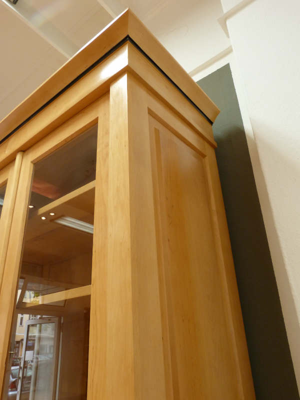 Massivholz Bücherregale nach Maß, Regalwand verglast und mit Auszügen Massivholz Bücherregale nach Maß, Regalwand verglast und mit Auszügen