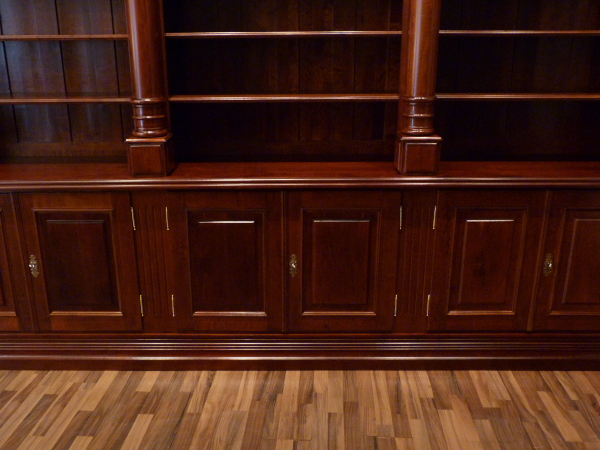 Bücherregale nach Maß, Massivholz Regal, monumentale Ausführung mit Säulen Bücherregale nach Maß, Massivholz Regal, monumentale Ausführung mit Säulen