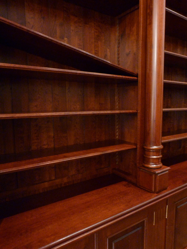 Bücherregale nach Maß, Massivholz Regal, monumentale Ausführung mit Säulen Bücherregale nach Maß, Massivholz Regal, monumentale Ausführung mit Säulen