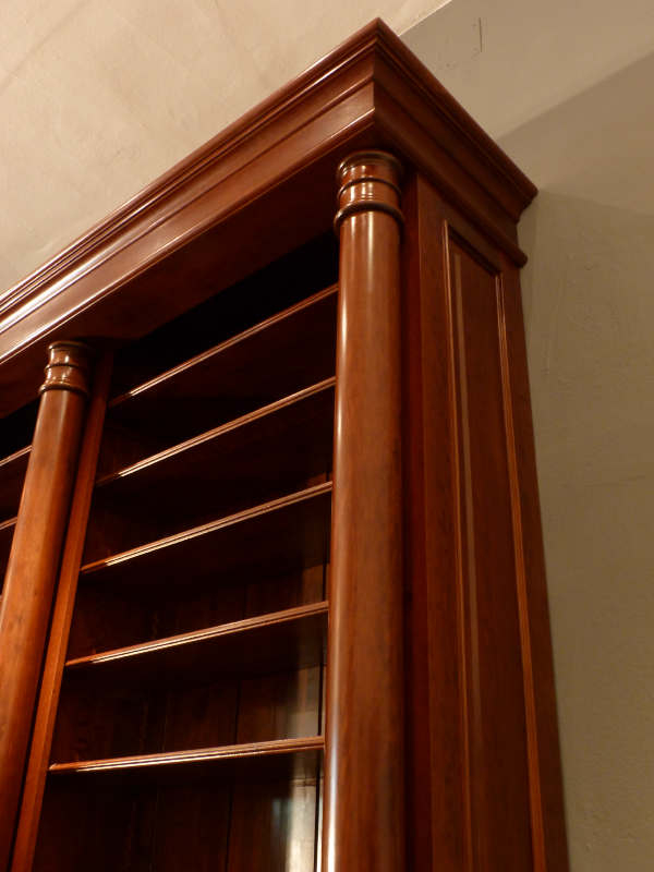 Massivholz Bücherregale nach Maß, Monumentale Ausführung mit Säulen Massivholz Bücherregale nach Maß, Monumentale Ausführung mit Säulen