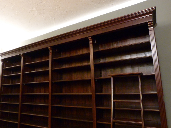 Bücherregale Massivholz, klassisches Bücherregal vierfach strukturiert Bücherregale Massivholz, klassisches Bücherregal vierfach strukturiert