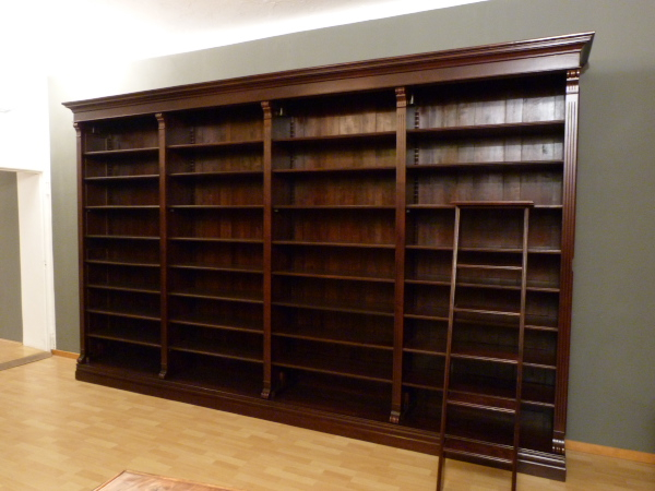 Bücherregale Massivholz, klassisches Bücherregal vierfach strukturiert Bücherregale Massivholz, klassisches Bücherregal vierfach strukturiert