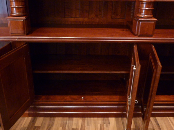 Bücherregale nach Maß, Massivholz Regal, monumentale Ausführung mit Säulen Bücherregale nach Maß, Massivholz Regal, monumentale Ausführung mit Säulen