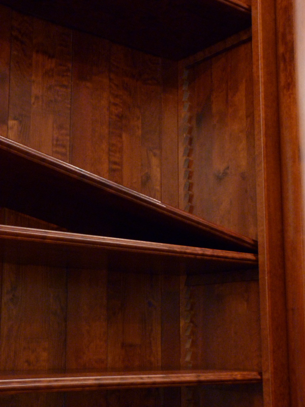 Bücherregale nach Maß, Massivholz Regal, monumentale Ausführung mit Säulen Bücherregale nach Maß, Massivholz Regal, monumentale Ausführung mit Säulen