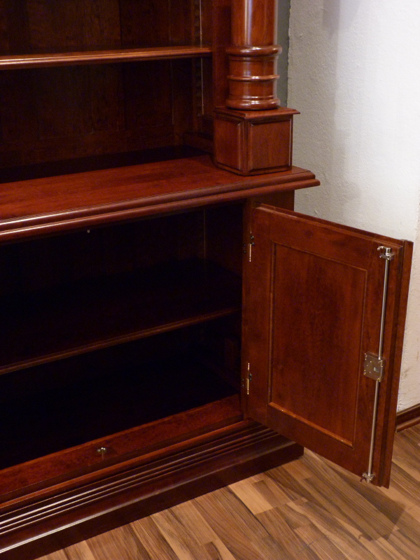 Bücherregale nach Maß, Massivholz Regal, monumentale Ausführung mit Säulen Bücherregale nach Maß, Massivholz Regal, monumentale Ausführung mit Säulen