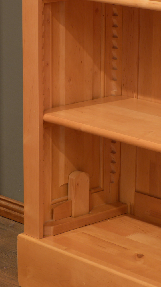 Elegante Bücherwand, massiv Erle, komplett zerlegbar Elegante Bücherwand, massiv Erle, komplett zerlegbar