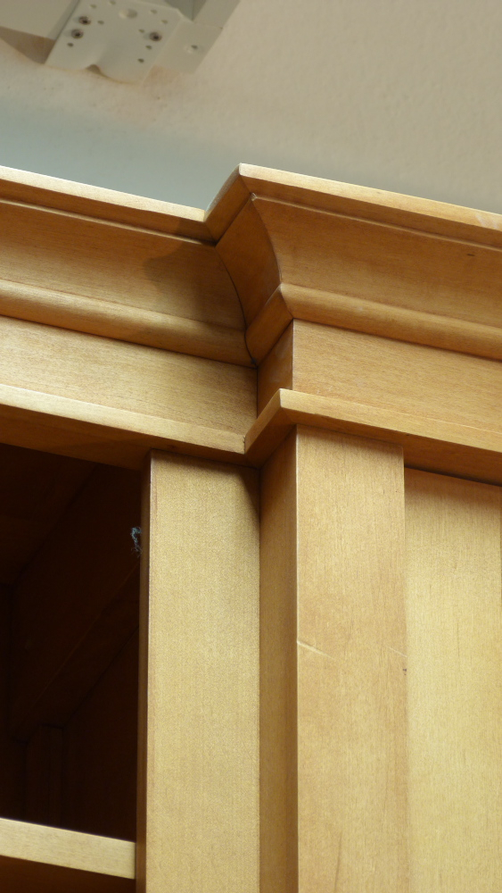 Massivholz Bücherwand mit Glastüren Massivholz Bücherwand mit Glastüren