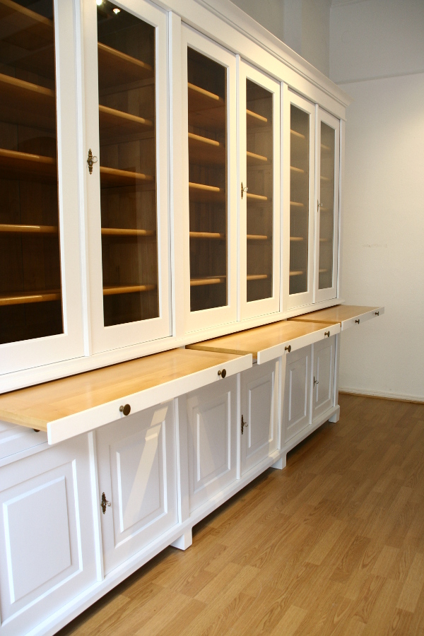 Massivholz Bücherregale nach Maß, Regalwand verglast und mit Auszügen Massivholz Bücherregale nach Maß, Regalwand verglast und mit Auszügen