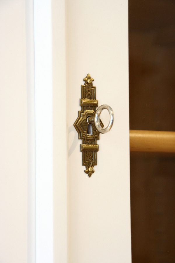 Massivholz Bücherregale nach Maß, Regalwand verglast und mit Auszügen Massivholz Bücherregale nach Maß, Regalwand verglast und mit Auszügen