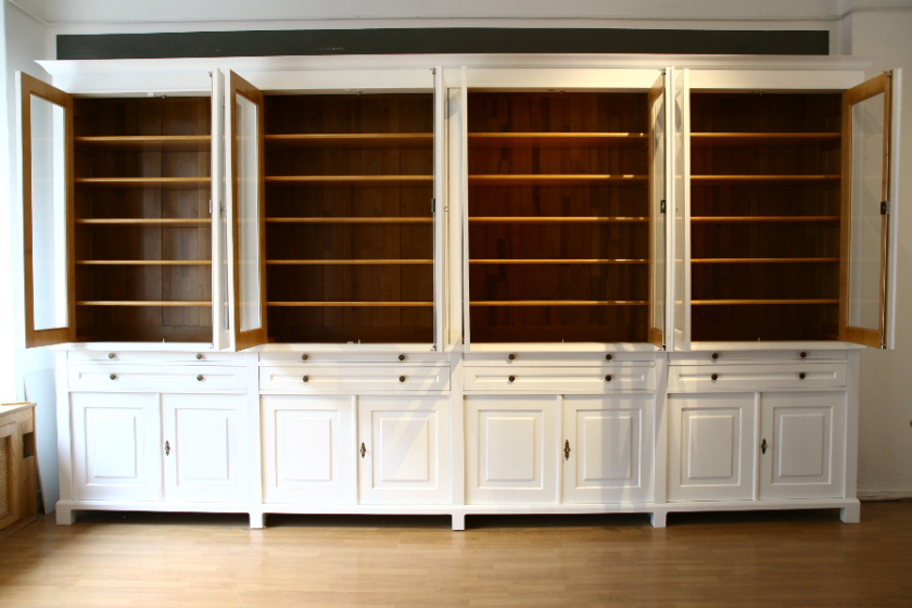 Massivholz Bücherregale nach Maß, Regalwand verglast und mit Auszügen Massivholz Bücherregale nach Maß, Regalwand verglast und mit Auszügen