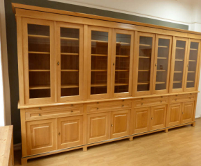 Regalwand mit verglasten Türen WAND6