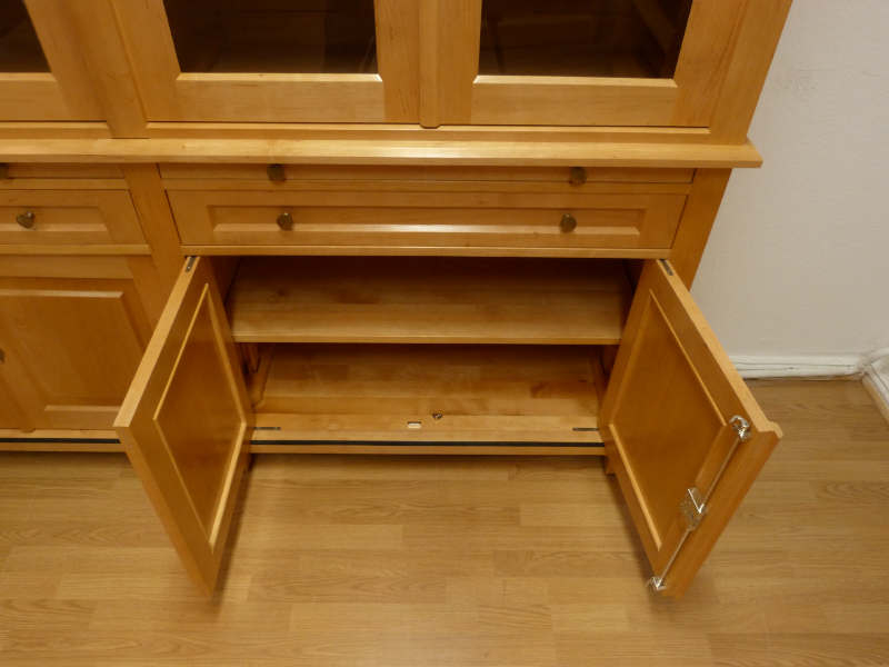 Massivholz Bücherregale nach Maß, Regalwand verglast und mit Auszügen Massivholz Bücherregale nach Maß, Regalwand verglast und mit Auszügen