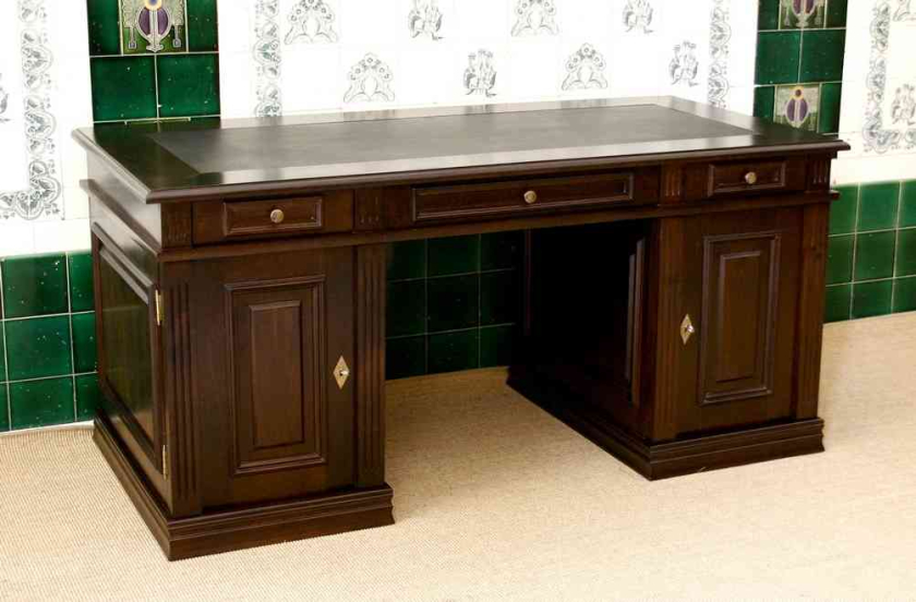 Schreibtisch aus Massivholz passend zum Regal Schreibtisch aus Massivholz passend zum Regal