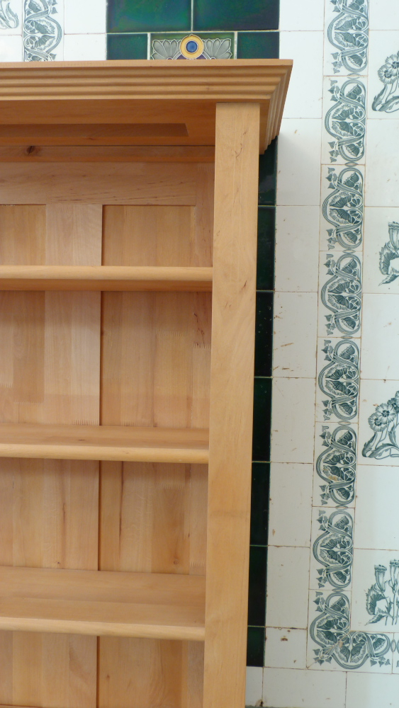 Massivholz Bücherregal im klassischen Stil Massivholz Bücherregal im klassischen Stil