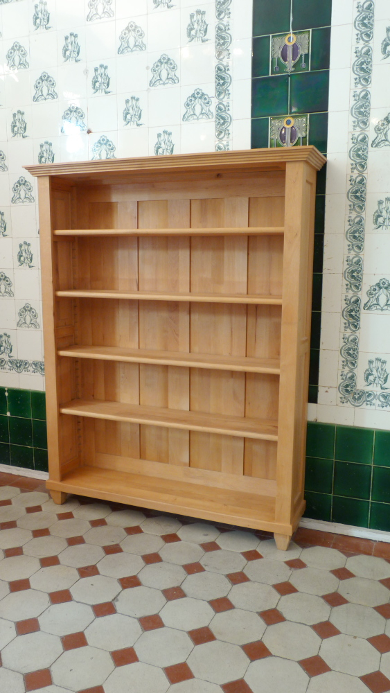 Massivholz Bücherregal im klassischen Stil Massivholz Bücherregal im klassischen Stil
