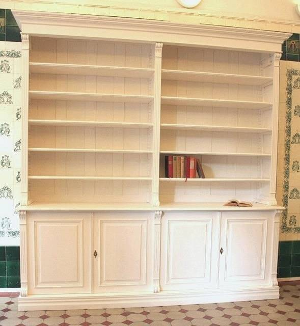 Regal weiß lasiert Massivholz mit Türen DOPPLER17 - Bild 1 Regal weiß lasiert Massivholz mit Türen DOPPLER17 - Bild 1