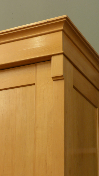 Gebrauchter Kleiderschrank, massiv Erle, komplett zerlegbar Gebrauchter Kleiderschrank, massiv Erle, komplett zerlegbar