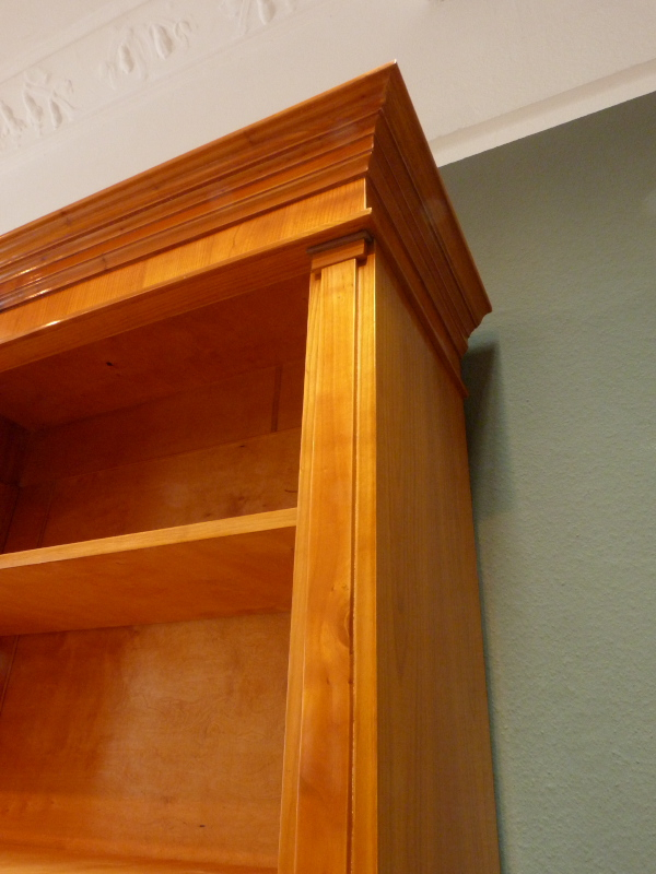 Kirscholz Bücherregal, komplett zerlegbar mit verstellbaren Einlegeböden Kirscholz Bücherregal, komplett zerlegbar mit verstellbaren Einlegeböden