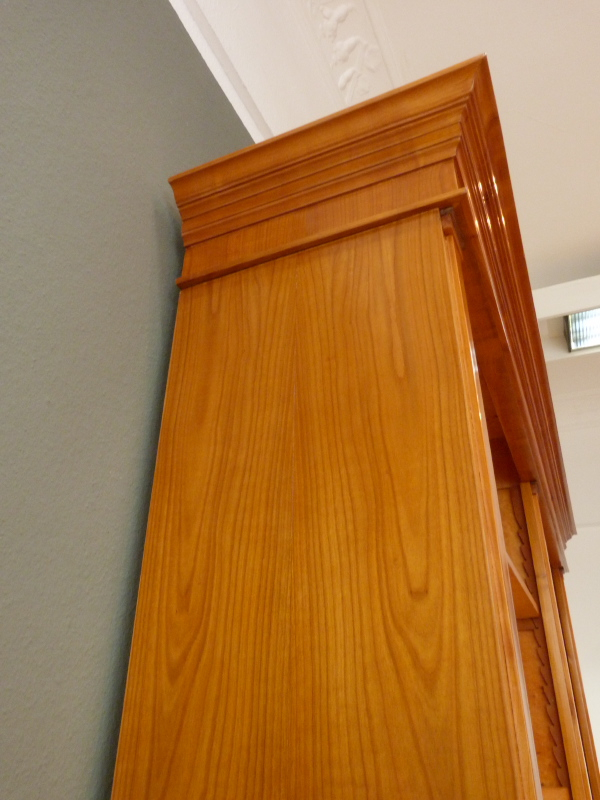 Kirscholz Bücherregal, komplett zerlegbar mit verstellbaren Einlegeböden Kirscholz Bücherregal, komplett zerlegbar mit verstellbaren Einlegeböden