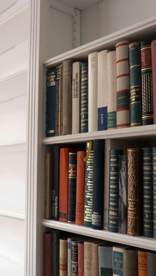 Bücherwand im Gründerzeitstil, massiv Erle Bücherwand im Gründerzeitstil, massiv Erle