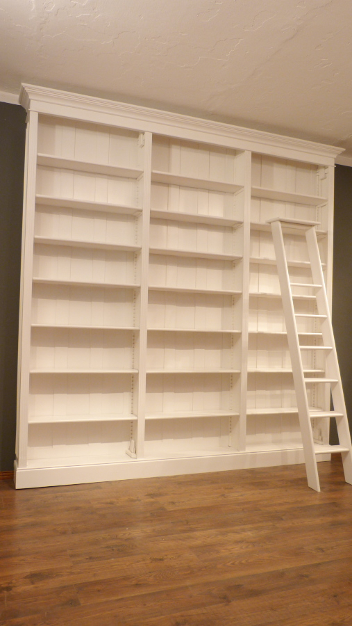 Massivholz Bücherregal mit Leiter Massivholz Bücherregal mit Leiter