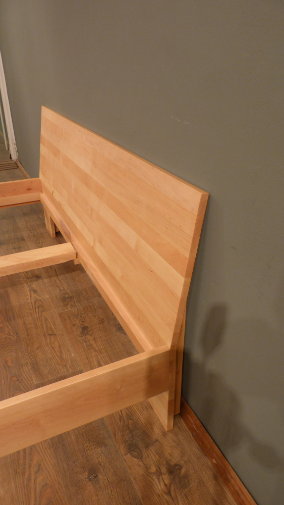 Massivholzbett 200x180cm, Erle geölt Massivholzbett 200x180cm, Erle geölt